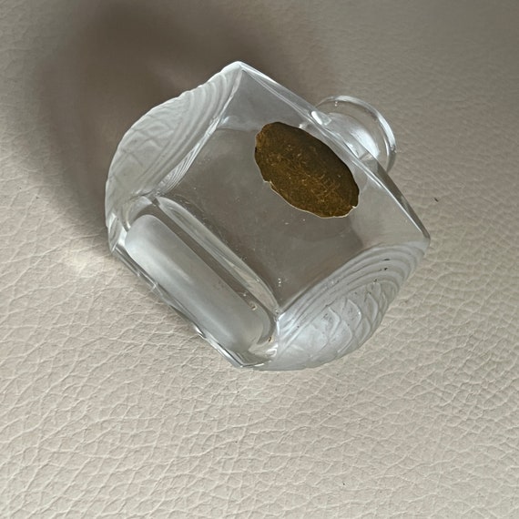 アールデコ調ガラス香水瓶：1920年代のオリジナルラベル付き香水瓶