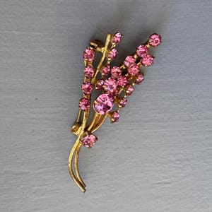 Vintage Pink Glass Brooch Antique Glass Brooch 1940s Brooch 1930s Brooch Vintage Brooch Paste Brooch Vintage Brooch Antique Brooch Glass Pin