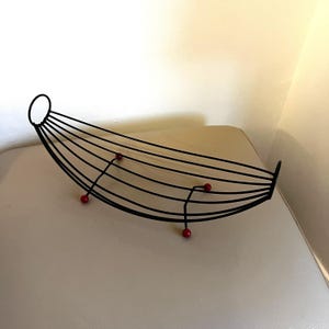 kosz owoców vintage Sputnik koszyk na chleb Sputnik design 1960s koszyk do serwowania czarno-czerwony kosz owoców bananowiec centralny element stołu