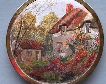 Melissa Puderdose: 1960er Jahre Handtaschen-Spiegel, Pusteblume und Sieb, Beutelchen, Bauerngarten-Szene