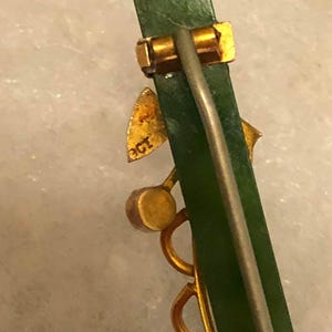 Antique Nephrite Jade 9ct Gold Brooch: Seed Pearls 1880s, 1890s, Victorian pin image 3