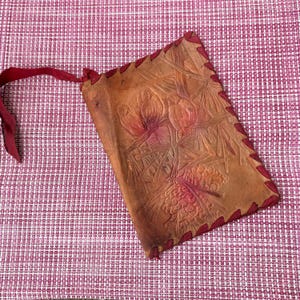 Copertina per libro vintage, porta libri in pelle, custodia per scrittura in pelle goffrata, custodia per scrittura in pelle, porta blocco per appunti, porta tablet, copertina per libro anni '60