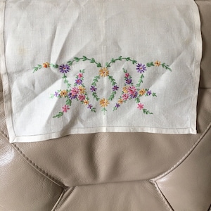 Vintage Embroidered Chair Back 1950s Table Runner Vintage Hand Made Chair Back  Linen Chair Back Vintage Embroidery Drawn Thread Work