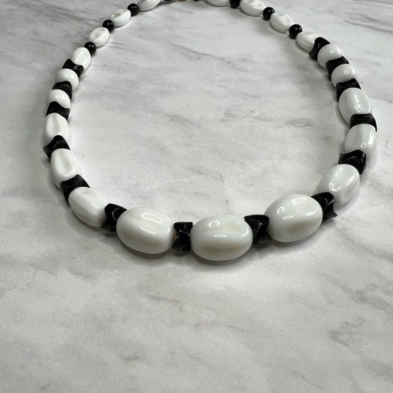 1930s Glass Necklace Black and White Glass Neckla… - image 4