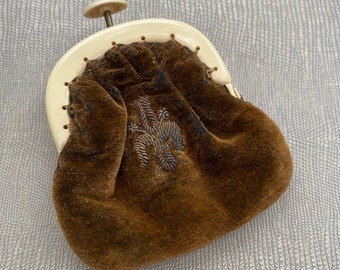 Antique Coin Purse Ring Purse Velvet Purse vintage Purse 1920s 1930 Evening Purse Celluloid poignée Métallique Broderie Brodée