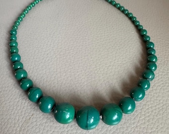 1950s Vintage Green Glass Beaded Necklace, Knotted Graduated Beads