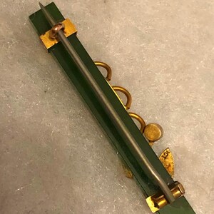 Antique Nephrite Jade 9ct Gold Brooch: Seed Pearls 1880s, 1890s, Victorian pin image 4