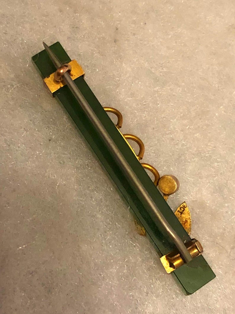 Antique Nephrite Jade 9ct Gold Brooch: Seed Pearls 1880s, 1890s, Victorian pin image 4