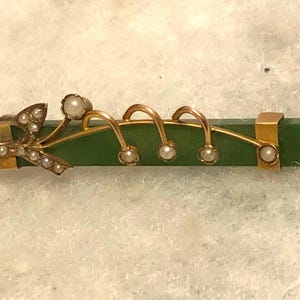 Antique Nephrite Jade 9ct Gold Brooch: Seed Pearls 1880s, 1890s, Victorian pin image 1