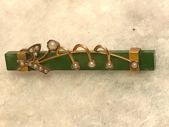 Antique Nephrite Jade 9ct Gold Brooch: Seed Pearls 1880s, 1890s, Victorian pin