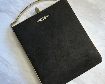 Minaudière en daim noir des années 50 : sac de soirée vintage compact
