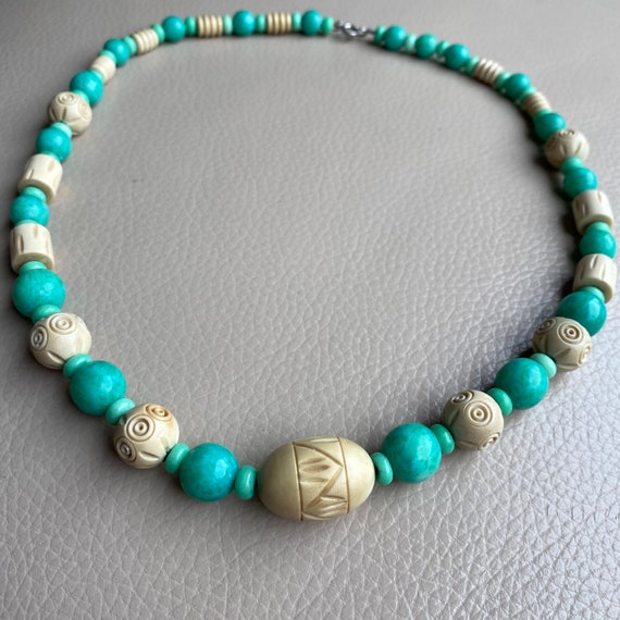 1930/'s Opaline glass necklace