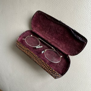 Antique Spectacles in Case Antique Pince Nez Victorian  display picture 1