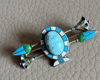 Antike Ägyptische Revival Skarabäus Brosche: Emaille Silber Vergoldet, 1938-39