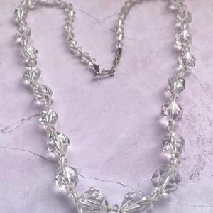 Collar de vidrio vintage, collar de vidrio antiguo, collar de vidrio de los años 40, collar de vidrio transparente de los años 30, collar de vidrio facetado, collar de cristal de 16 pulgadas