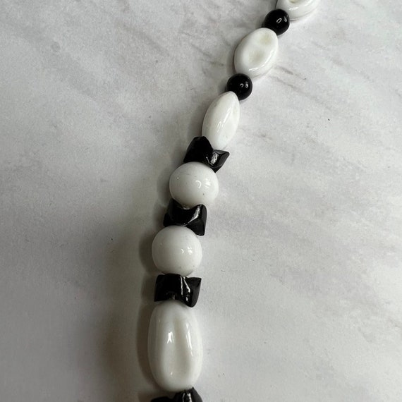 1930s Glass Necklace Black and White Glass Neckla… - image 10