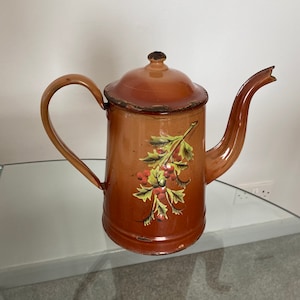 Cafetière émaillée française vintage des années 1930 Cafetière émaillée française vintage sur poêle, cafetière française peinte à la main en émail brun des années 1940