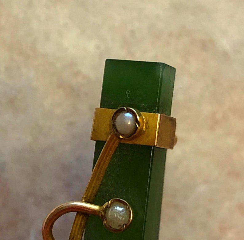 Antique Nephrite Jade 9ct Gold Brooch: Seed Pearls 1880s, 1890s, Victorian pin image 6