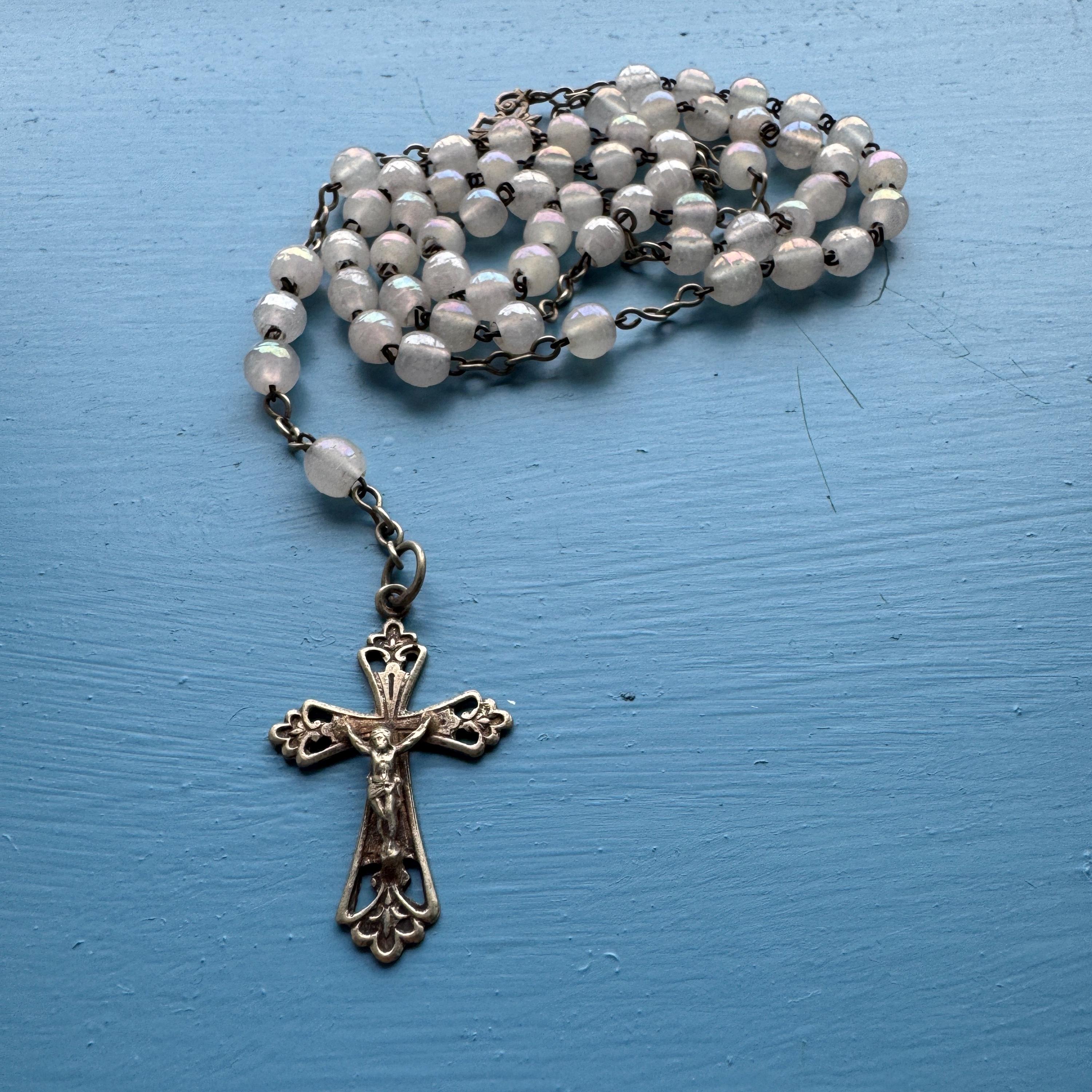 ヴィンテージフランス製ロザリオビーズ：オーロラガラス、十字架
