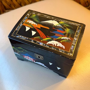 Vintage Musical Jewelry Box: Inlaid Shell, Japanese Lacquer, Hand Painted, Fur Elise