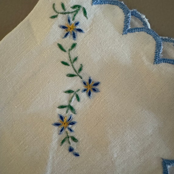 Vintage Handkerchief Case Vintage Embroidered Hanky Case