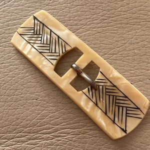 Vintage Belt Buckle 1930s Buckle Catalin Belt Buckle Painted Belt Buckle Cream Belt Buckle Ribbon Buckle Dress Buckle 1940s Buckle Unusual