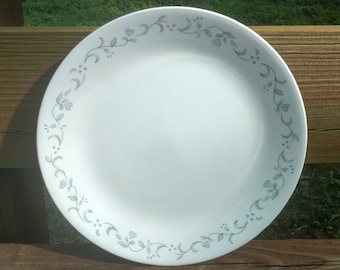 Vintage 10 1/4" Corelle Country Cottage Heart and Leaves Made in USA Break and Chip Resistant (No Stovetop or Broiler Use)