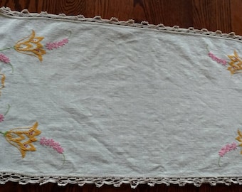 On Sale Pre-owned Handmade Dresser Scarf - Floral Motif   Approximately 31" x 14 1/2" - Used Estate Item