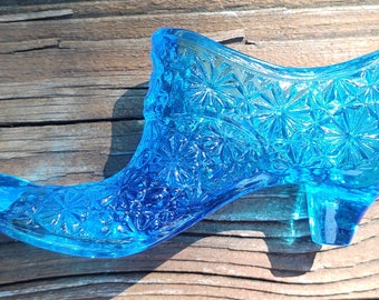 Vintage Blue Granny Boot Daisy and Button 6" L x 1 3/4" W x 2 3/4" Turquoise/Aqua Blue