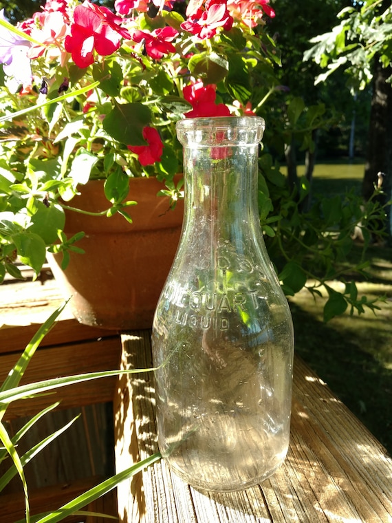 Vintage Meadow Gold Milk Builds Champions Glass Quart Milk Bottle Rare VG+ Vintage Meadow Gold Milk Builds Champions Glass Quart Milk Bottle Rare VG+