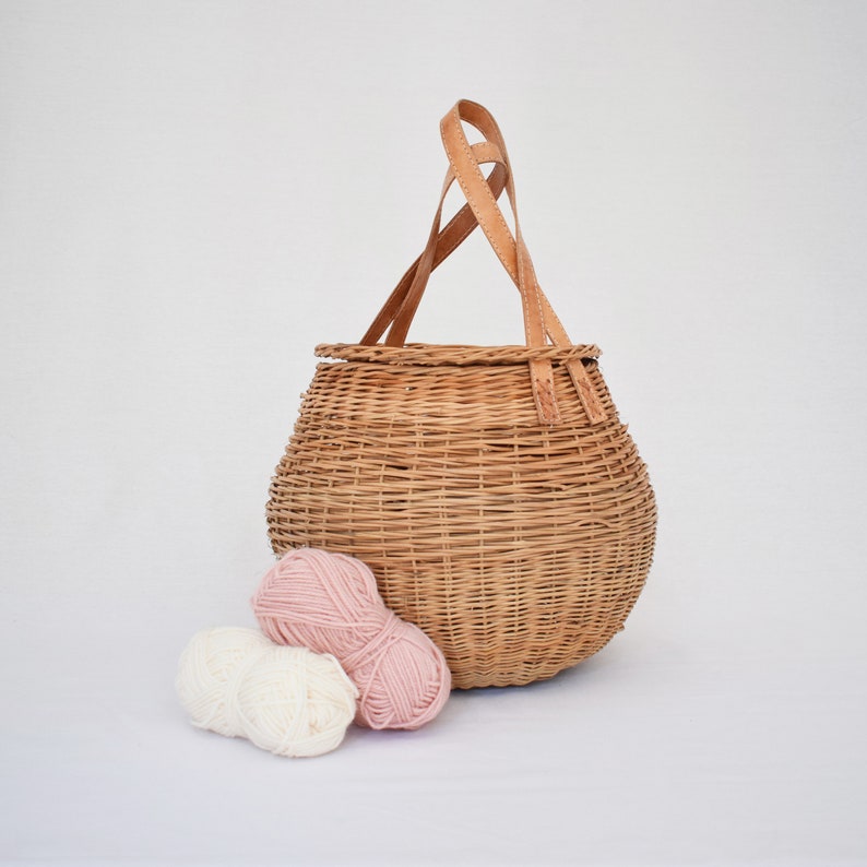 round rattan basket bag