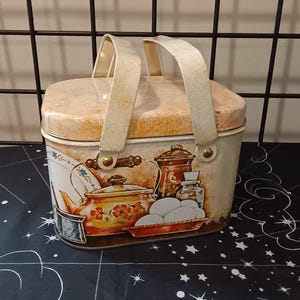 Vintage 1987 Kitchen Scene Tin with Handles & Lid