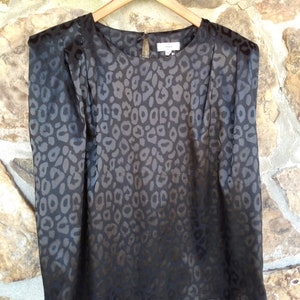 80s Black Animal Print Blouse - Pleated Shoulder Sleeveless Top - Size Medium