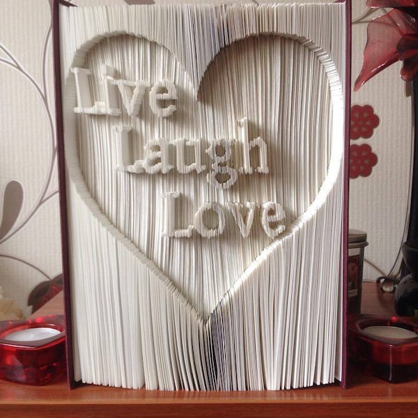 Patrón de arte de libro cortado y doblado Live Laugh Love