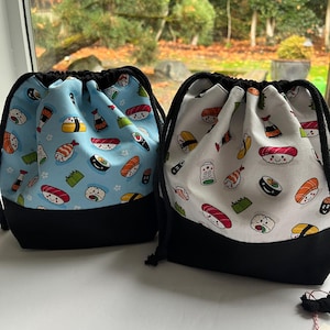 Bolsa para proyectos con cordón, bolsa para proyectos de tejido, bolsa para manualidades, bolsa pequeña para proyectos, bolsa de ganchillo, bolsa para tejer, japonesa, sushi de dibujos animados, kawaii