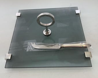 Plato cuadrado para queso - Bandeja/tabla para queso con cuchillo de plata para queso.