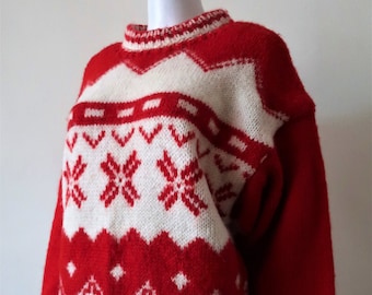 Vintage handmade chunky wool knit sweater pullover in red and white with zic-zac heart and windmill pattern folklore 1980s 80s