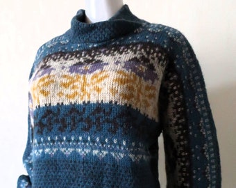 Vintage Alafoss Icewool wool knit sweater with Nordic folklore pattern 1980s 80s made in Iceland