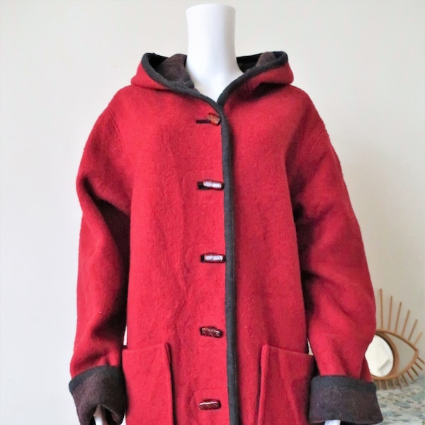 Vintage wine red boiled wool coat with large hood doubleface and rod-shaped football buttons 1990s 90s
