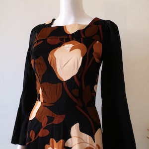Finnish Vintage Heikkilä cotton maxi dress with large floral print square neck and trumpet sleeves 1970s 70s made in Finland