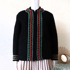 Österreichische Vintage Dachsteiner Trachtenjacke aus Walkloden mit gestickten Borten und Reißverschluss 1960er 60er 1970er 70er Jahre