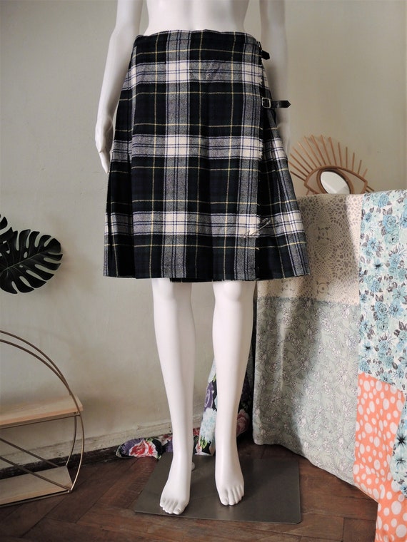 Vintage 1990s Kid's Scotland Red Tartan Wool Pleated Skirt Vintage 1990s Kid's Scotland Red Tartan Wool Pleated Skirt