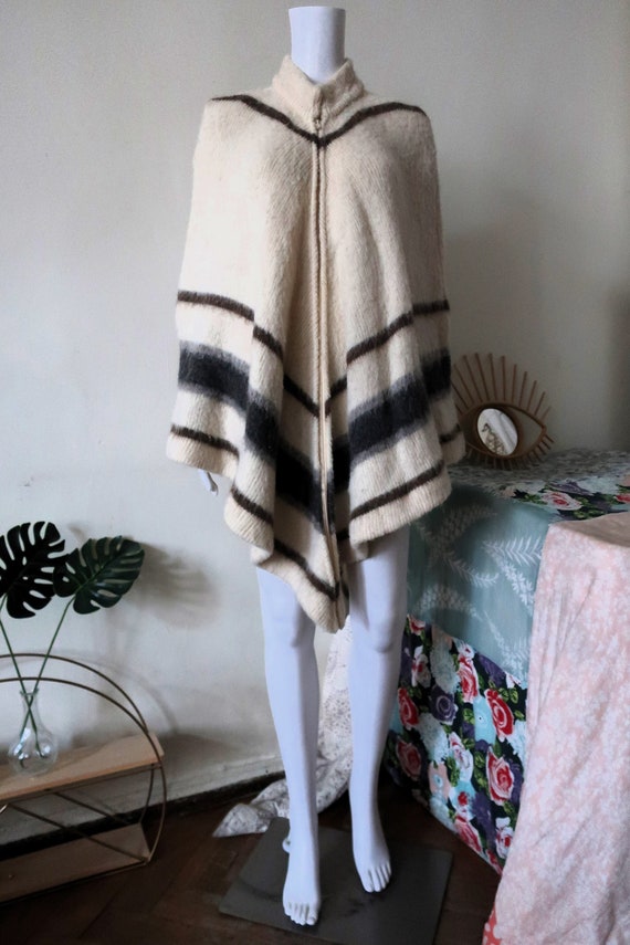 Vintage Roskva Icelandic woven wool poncho cape wi