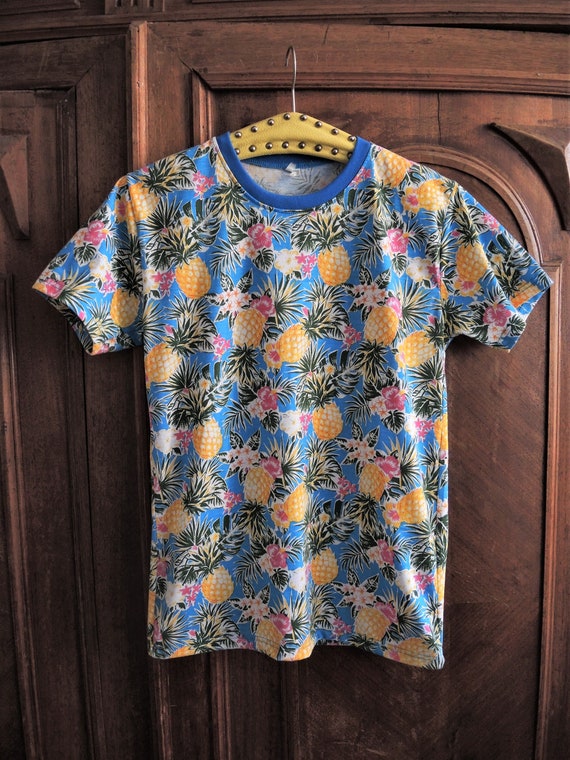 Vintage azure blue tropical print cotton t-shirt … - image 9