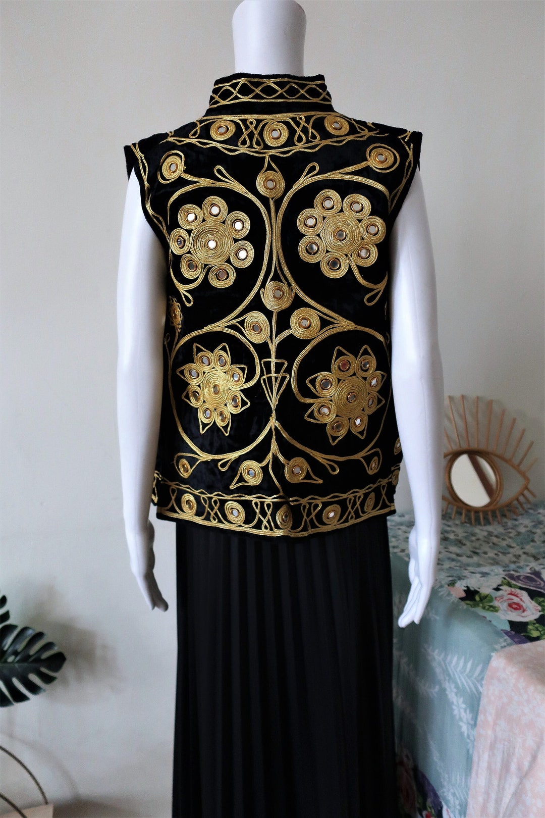 Vintage Black Velvet Embroidered Oriental Folklore Collar