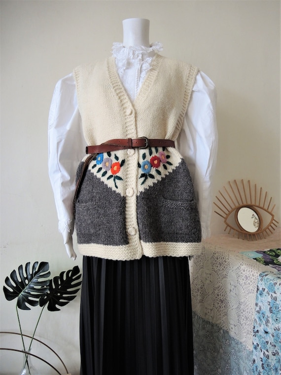 Vintage handmade chunky wool knit folklore vest w… - image 1