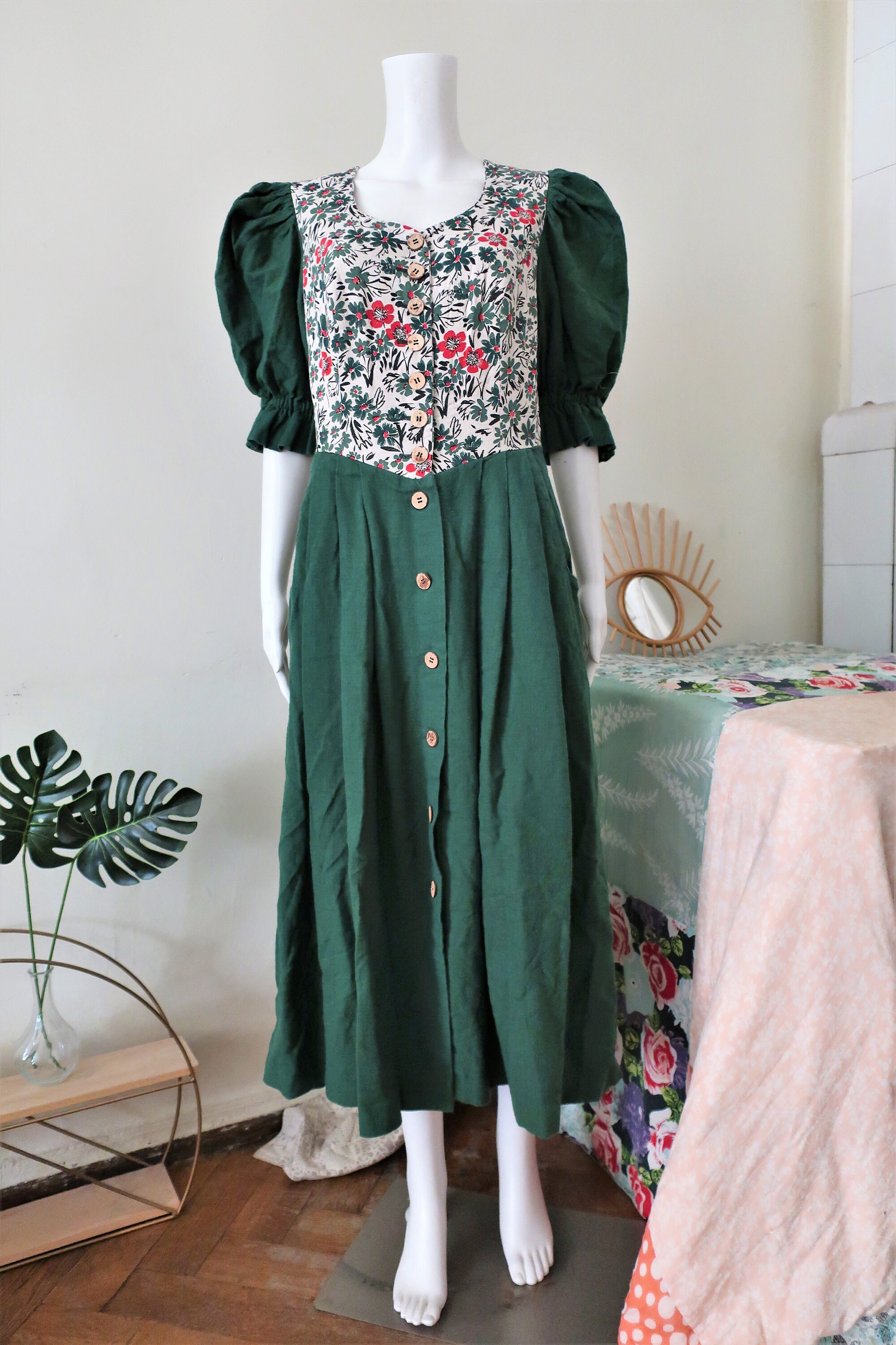 WENGER オーストリア　民族衣装　大きめサイズ　特大　グリーン　ビンテージ Vintage Wenger Green Austrian Trachten Midi Dress With