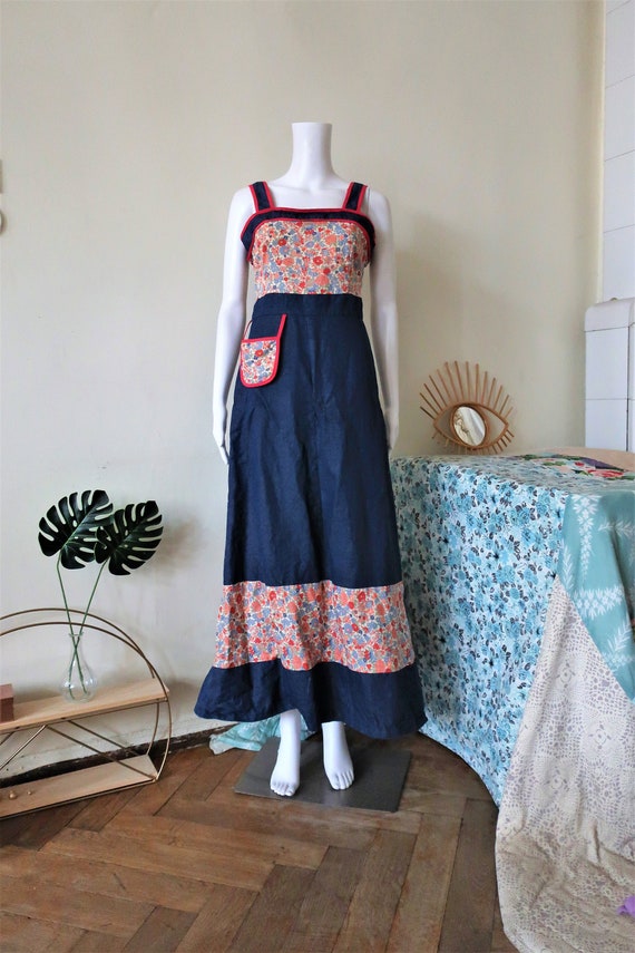 Zweedse Vintage bloemen chambray katoen maxi schort riem jurk zonnejurk met contrasterende biezen Ethno Boho jaren 1970 jaren 70 gemaakt in Zweden Etsy Nederland