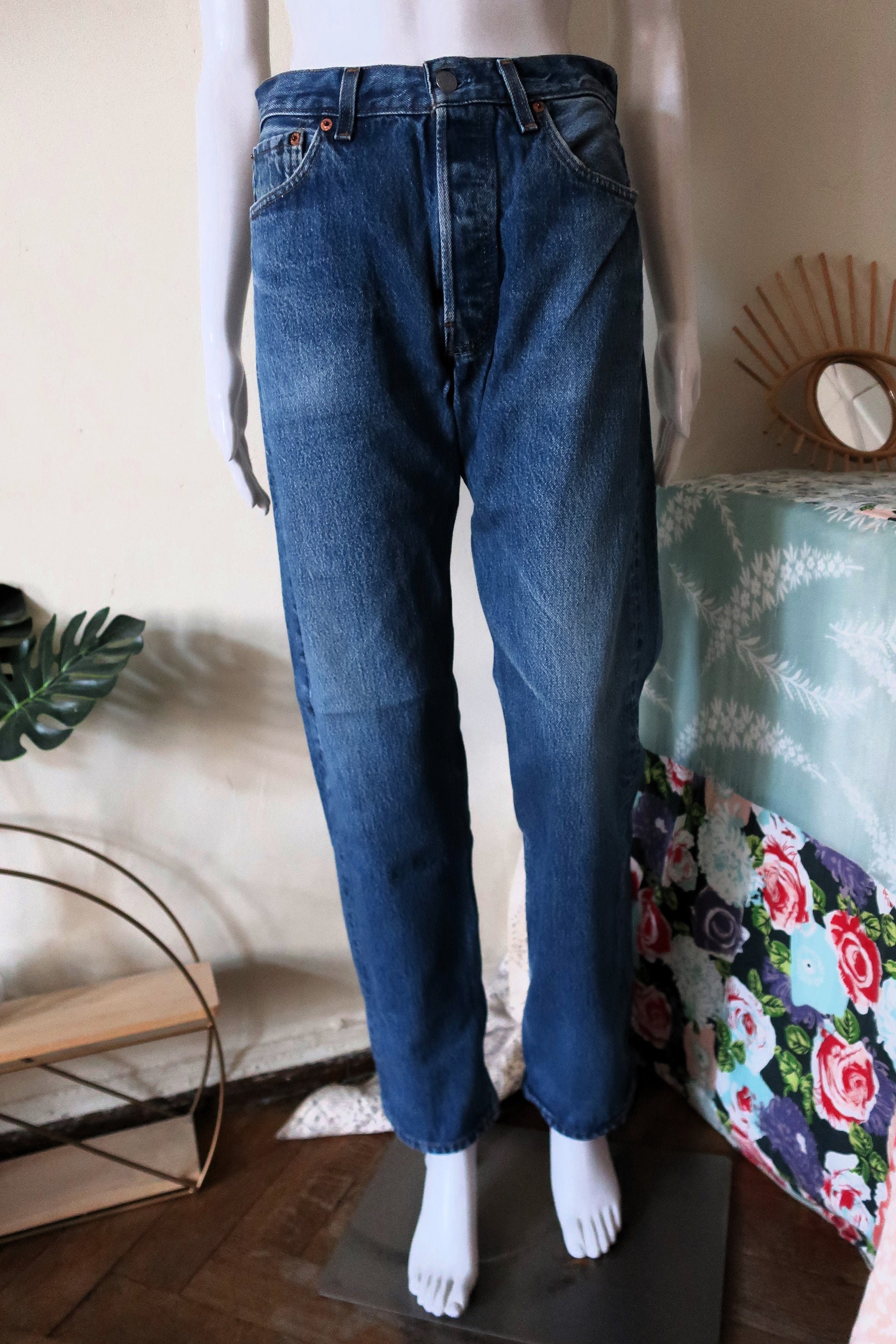 Vintage Levi's 501 Blue Denim Jeans Straight Cut Button Fly