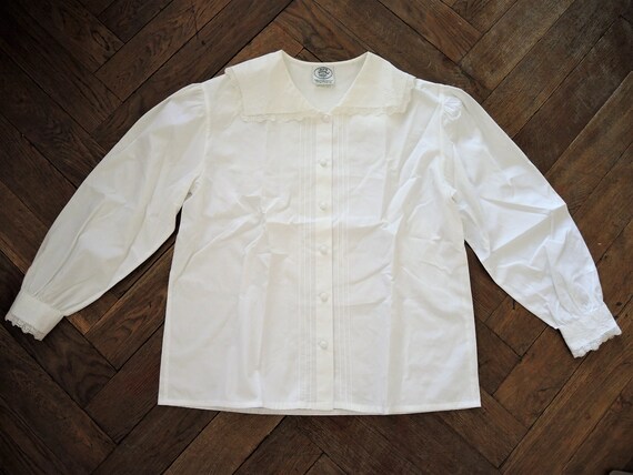 Vintage white pleated Laura Ashley blouse with lar